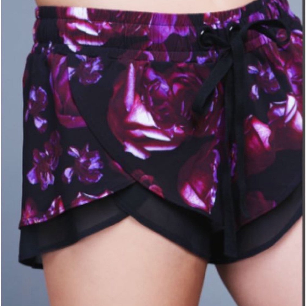 Popflex Fly Away NWOT Run Short In Dark Bloom